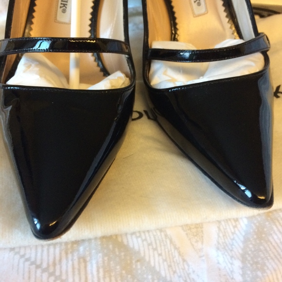 Manolo Blahnik Mary Jane Leather Shoes - Picture 5 of 6